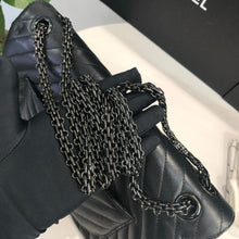 Load image into Gallery viewer, Chanel so black chevron reissue, 28cm
