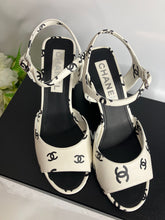 Load image into Gallery viewer, Chanel white and black brand new lambskin heels
