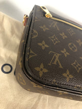 Load image into Gallery viewer, Louis Vuitton Pochette Metis in monogram
