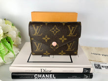 Load image into Gallery viewer, Louis Vuitton monogram / pink victorine wallet
