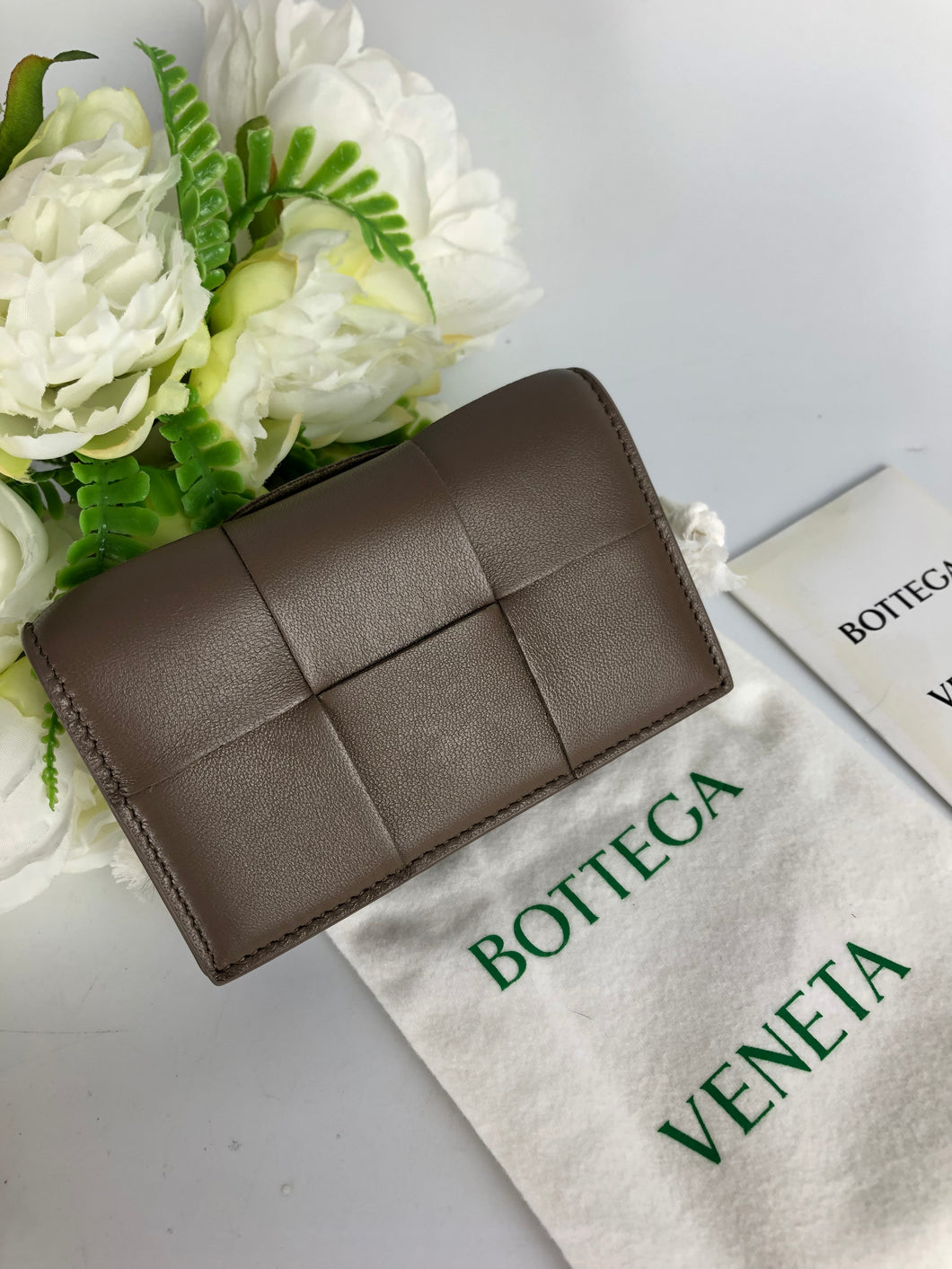 Bottega Veneta taupe grey card holder