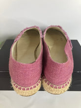 Load image into Gallery viewer, Chanel Pink linen espadrilies, size 42
