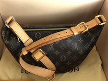 Load image into Gallery viewer, Louis Vuitton monogram bumbag classic style
