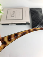 Load image into Gallery viewer, Gucci tortoise sunglasses
