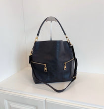 Load image into Gallery viewer, Louis Vuitton melie hobo black

