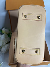 Load image into Gallery viewer, Louis Vuitton Alma BB
