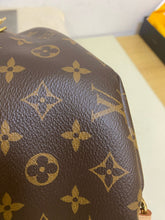 Load image into Gallery viewer, Louis Vuitton classic monogram bum bag
