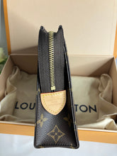 Load image into Gallery viewer, Louis Vuitton toiletry 19
