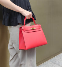 Load image into Gallery viewer, Hermes Kelly 28, rouge tomate gold hdw
