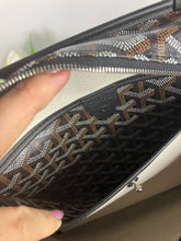 Load image into Gallery viewer, Goyard black Artois PM
