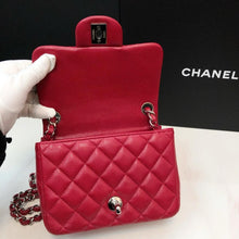 Load image into Gallery viewer, Chanel mini square 17cm red caviar, silver hdw
