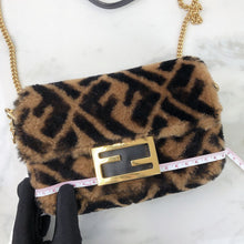 Load image into Gallery viewer, Fendi mini baguette, gold hdw
