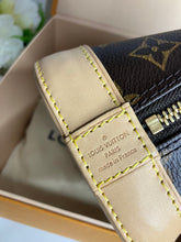 Load image into Gallery viewer, Louis Vuitton Alma BB
