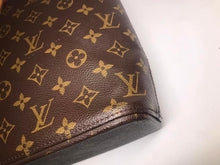 Load image into Gallery viewer, Louis Vuitton vintage Luco tote
