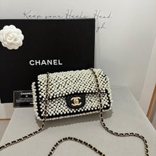 Load image into Gallery viewer, Chanel 19s mini pearl rectangular flap
