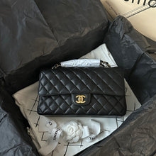 Load image into Gallery viewer, Chanel black caviar classic flap, gold hdw
