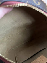 Load image into Gallery viewer, Louis Vuitton monogram Boite Chapeau souple
