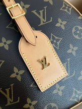 Load image into Gallery viewer, Louis Vuitton monogram Boite Chapeau souple
