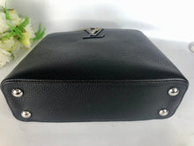 Load image into Gallery viewer, Louis Vuitton 2023 black capucines BB in taurillon leather with gold hardware and snakeskin handle
