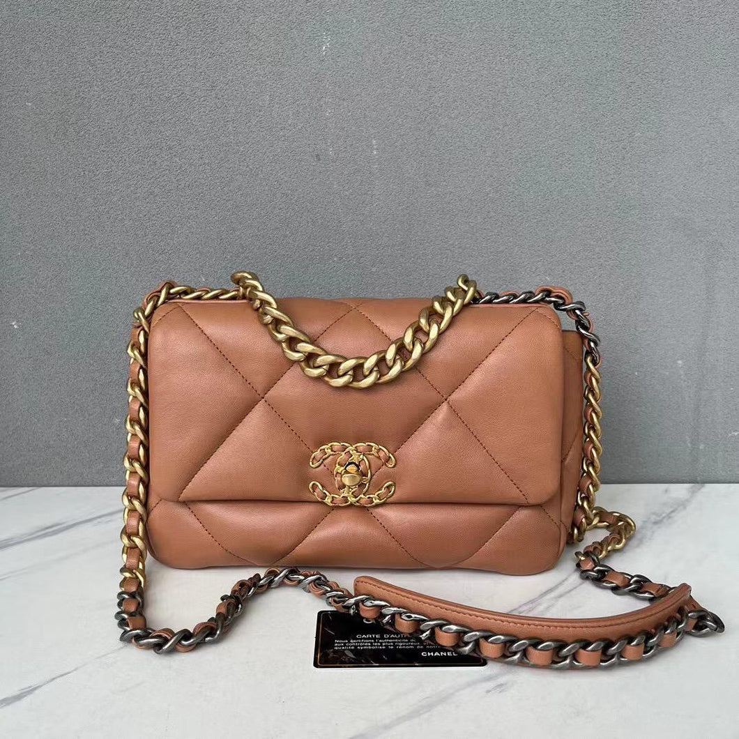 Chanel 19 small caramel, mixed hdw