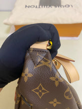 Load image into Gallery viewer, Louis Vuitton classic monogram bum bag
