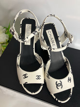 Load image into Gallery viewer, Chanel white and black brand new lambskin heels
