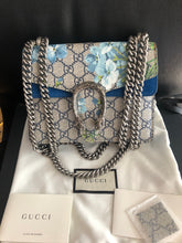 Load image into Gallery viewer, Gucci blooms mini Dionysus shoulder bag
