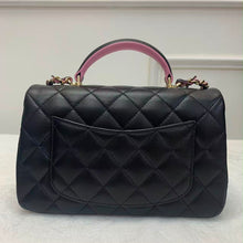 Load image into Gallery viewer, Chanel 23p black/pink two tone mini lambskin with gold hardware
