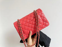 Load image into Gallery viewer, Chanel small pink caviar flap, gold hdw
