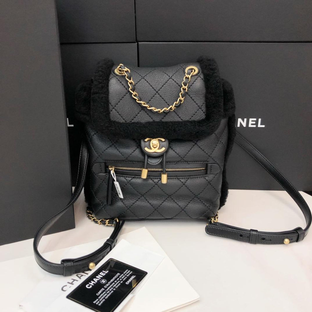 Chanel shearling and lambskin  backpack black, gold hdw