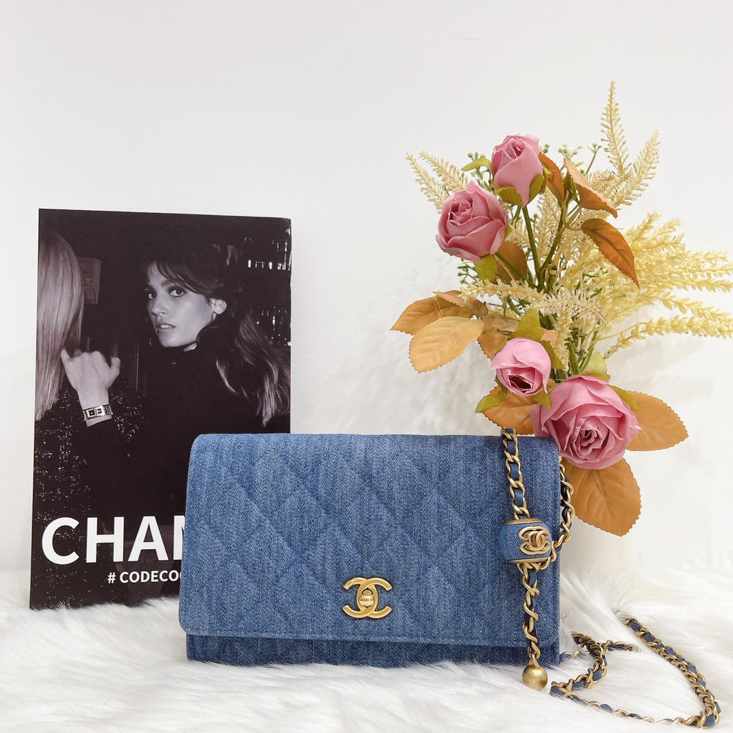 Changel pearl crush woc denim 22c with box, dust bag, chip