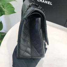 Load image into Gallery viewer, Chanel so black medium chevron
