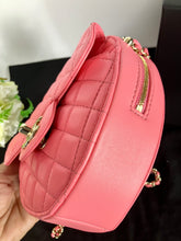 Load image into Gallery viewer, Chanel 22s pink large heart bag, with gold hdw
