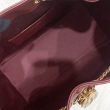 Load image into Gallery viewer, 25A Chanel 25 small in burgundy caviar, aged gold hdw
