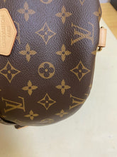 Load image into Gallery viewer, Louis Vuitton classic monogram bum bag
