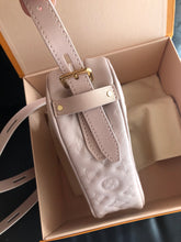 Load image into Gallery viewer, Louis Vuitton limited edition sac coeur heart bag.
