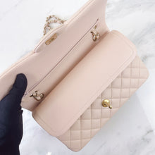 Load image into Gallery viewer, Chanel 22c light beige caviar medium classic flap, light gold hdw
