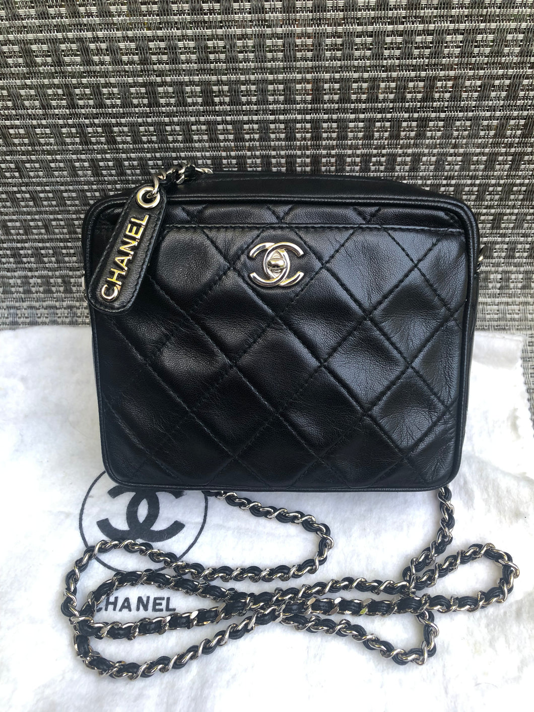 Chanel black vintage lambskin square, silver hdw