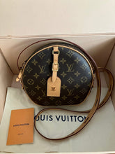Load image into Gallery viewer, Louis Vuitton monogram Boite Chapeau souple
