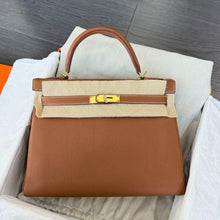 Load image into Gallery viewer, Hermes Kelly 32 Togo leather, gold x gold hdw, stamp A 2017
