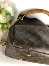 Load image into Gallery viewer, Louis Vuitton monogram artsy
