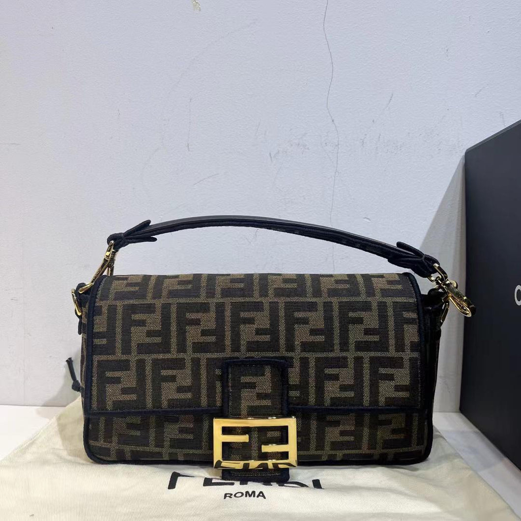 Fendi medium baguette in brown jacquard print