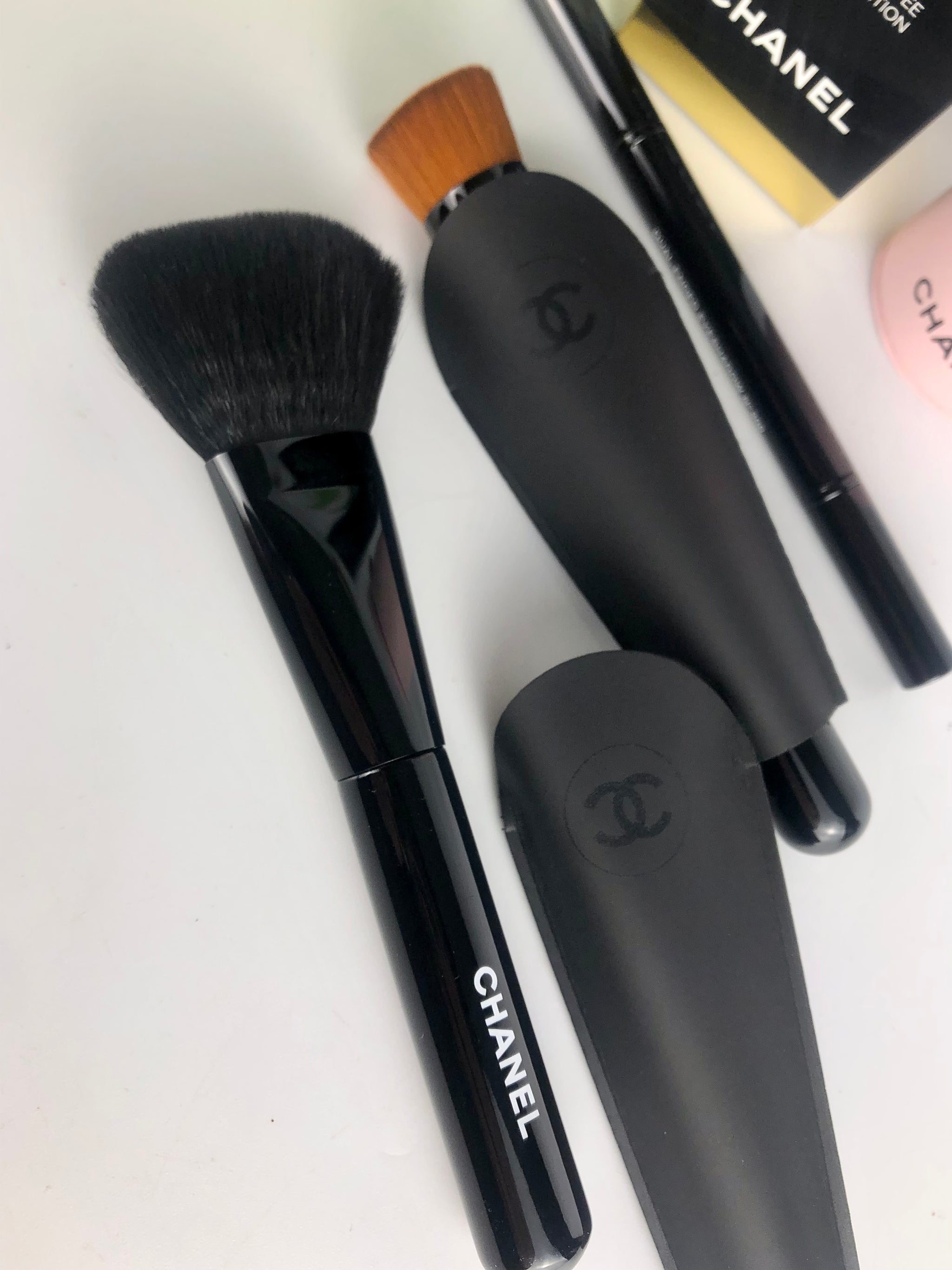 Chanel BNIB rose ballerine brush set – Toronto Lux Market
