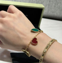 Load image into Gallery viewer, Van Cleef &amp; Arpels (VCA) lucky bracelet with 4 motif, 18k gold
