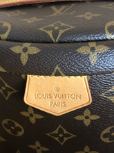 Load image into Gallery viewer, Louis Vuitton monogram bumbag classic style
