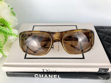 Load image into Gallery viewer, Gucci tortoise sunglasses
