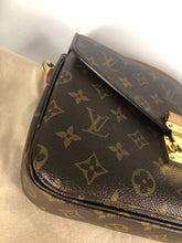 Load image into Gallery viewer, Louis Vuitton Pochette Metis in monogram
