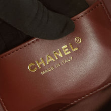 Load image into Gallery viewer, 25A Chanel 25 small in burgundy caviar, aged gold hdw
