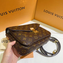 Load image into Gallery viewer, Louis Vuitton Pochette Metis monogram
