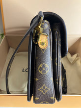 Load image into Gallery viewer, Louis Vuitton pochette metis, microchip
